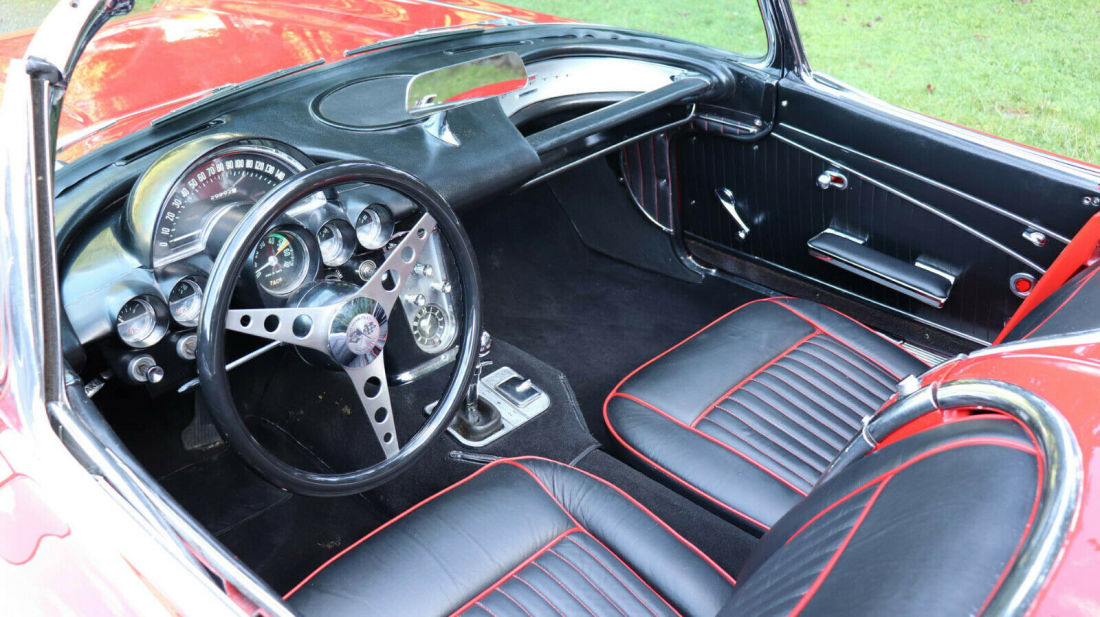 1962 Chevrolet Corvette 2-Top Roadster - photo 11