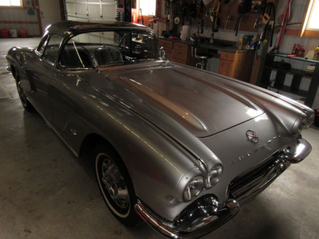 1962 Chevrolet Corvette CONVERTIBLE - photo 2