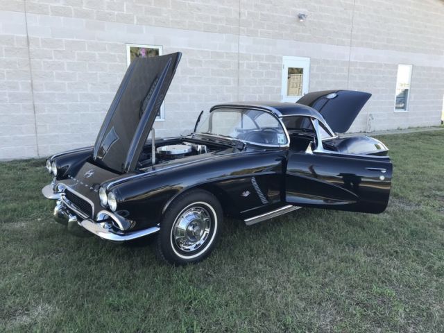1962 Chevrolet Corvette 62 roadster 327 340 hp 4 speed hardtop nice driver - photo 3