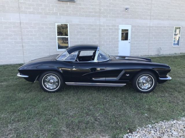 1962 Chevrolet Corvette 62 roadster 327 340 hp 4 speed hardtop nice driver - photo 7