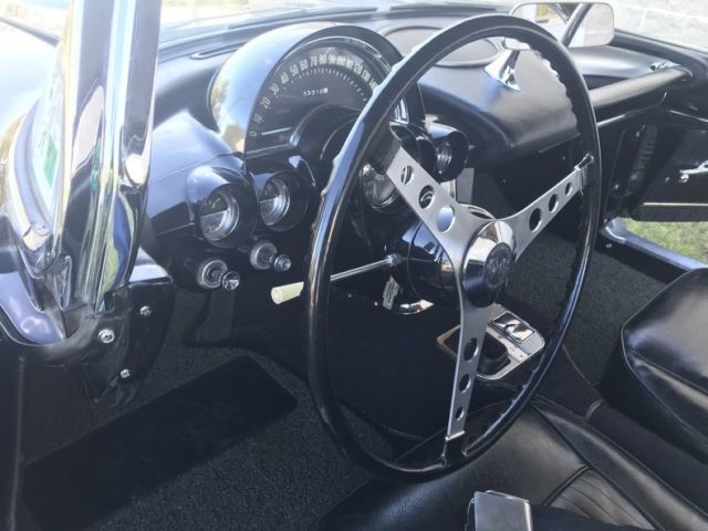1962 Chevrolet Corvette 62 roadster 327 340 hp 4 speed hardtop nice driver - photo 9