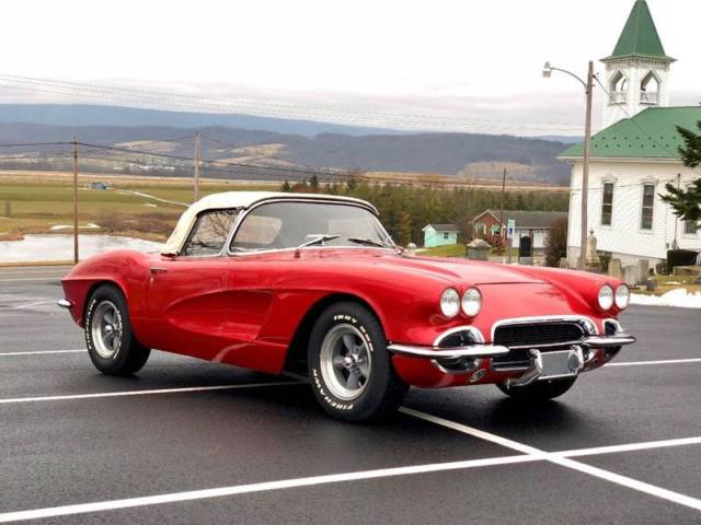 1962 Chevrolet Corvette 70sCustomW/CandyAppleMetallicPaint*4spd*GreatDrive - photo 2