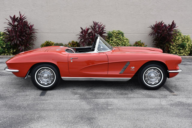 1962 Chevrolet Corvette Convertible 2-Door - photo 10