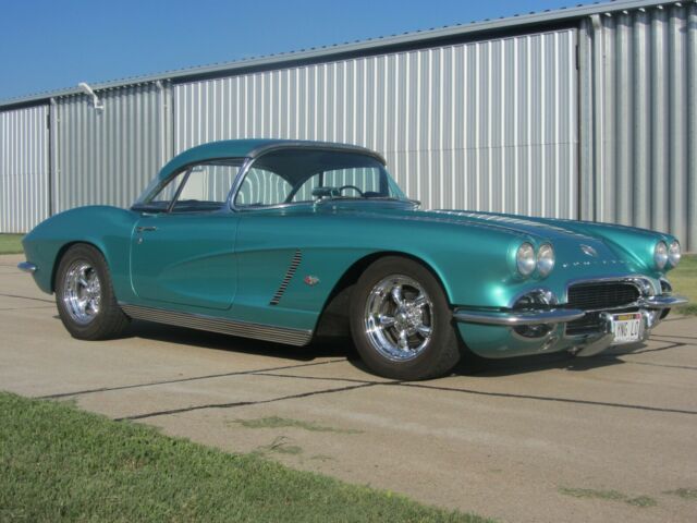 1962 Chevrolet Corvette, numbers matching 340 hp 327 V8, 4 speed, convertible 1962 Chevrolet Corvette