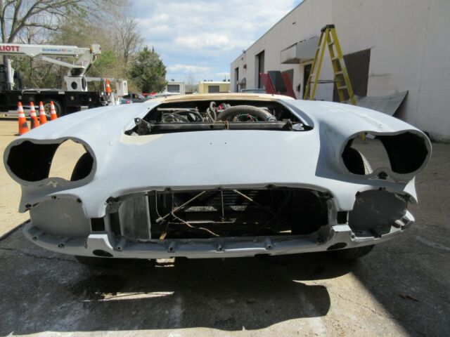 1962 Chevrolet Corvette CONVERTIBLE RESTO MOD BODY - photo 9