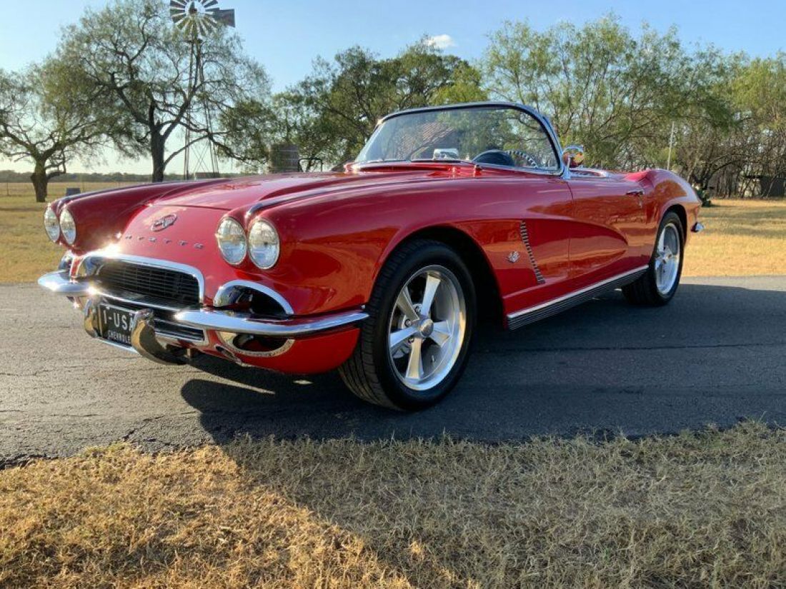 1962 Chevrolet Corvette Restomod Pwr 4 wheel disc fuel injected 425 hp str 1744 1962 Chevrolet Corvette Restomod Pwr 4 wheel disc fuel injected 425 hp str