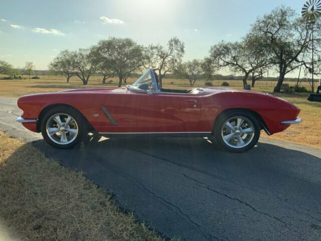 1962 Chevrolet Corvette Restomod Pwr 4 wheel disc fuel injected 425 hp str - photo 2