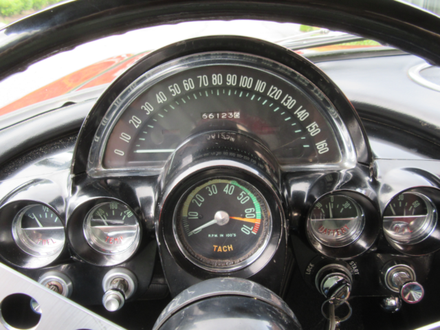 1962 Chevrolet Corvette Roadster 327 c.i. 360 h.p. Fuel Injected - photo 11