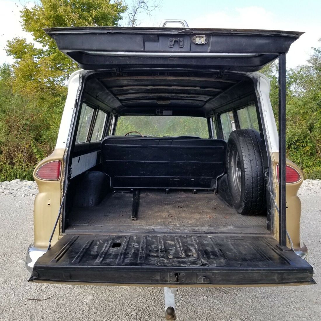 1962 Chevrolet Suburban - photo 13