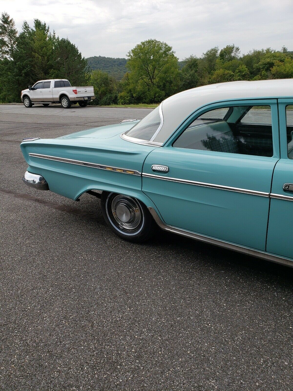 1962 Chrysler Newport four-door sedan - photo 3