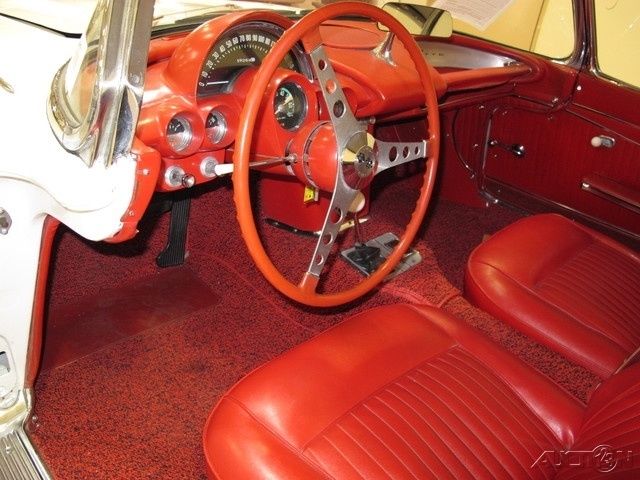 1962 Chevrolet Corvette Convertible - photo 10