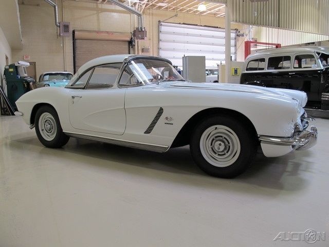1962 Chevrolet Corvette Convertible - photo 4