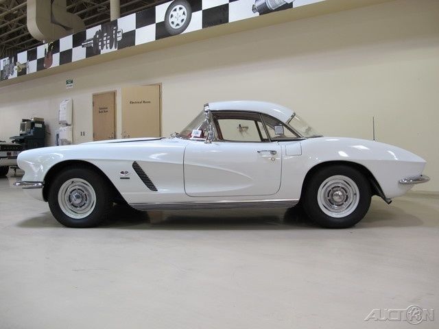 1962 Chevrolet Corvette Convertible - photo 7