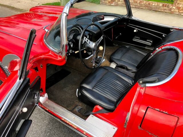 1962 Chevrolet Corvette 327 / 4speed * NO RESERVE * Survivor Paint - photo 13