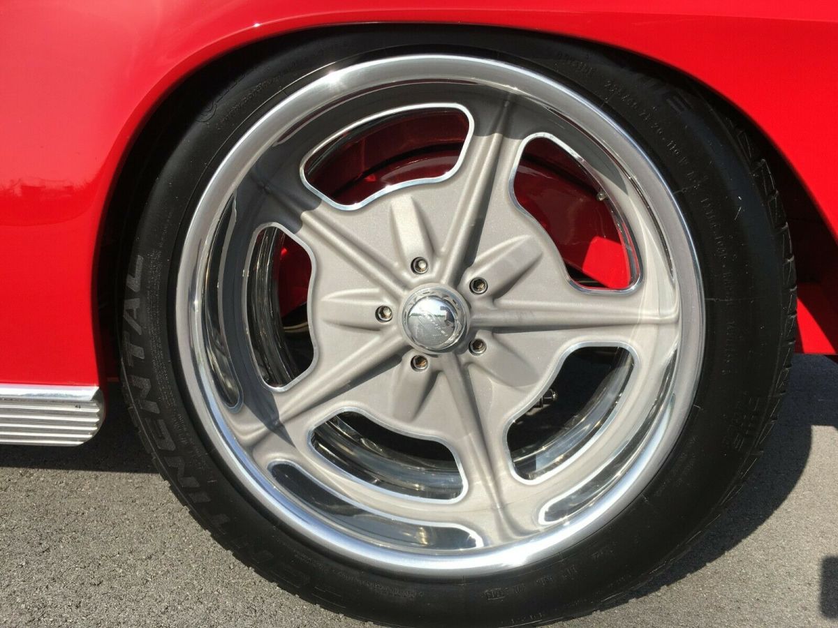 1962 Chevrolet Corvette RESTOMOD PRO TOURING SHOW CAR LS3 - photo 9