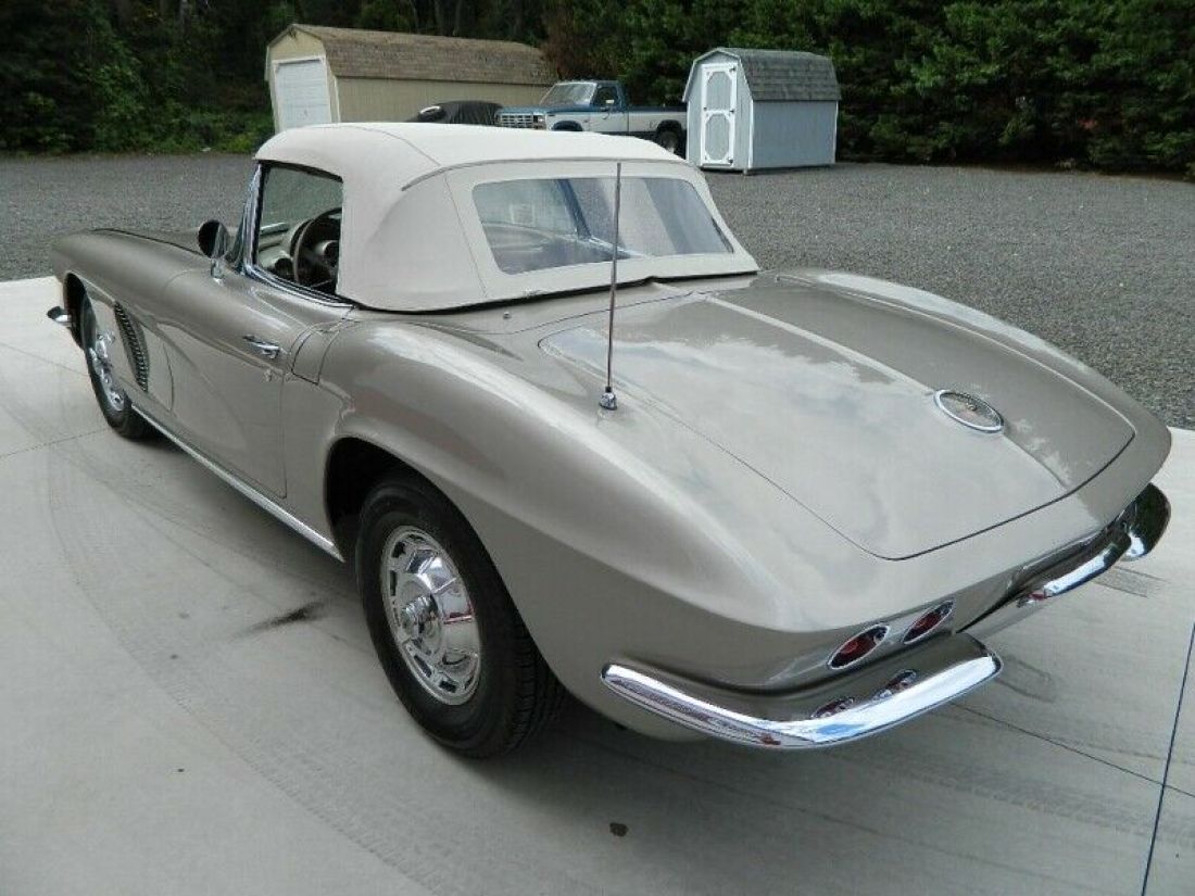 1962 Chevrolet Corvette Convertible - photo 11