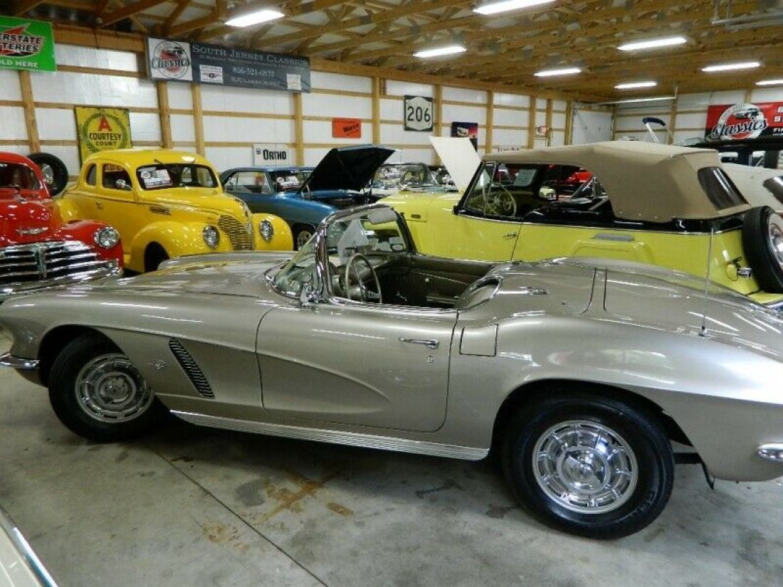 1962 Chevrolet Corvette Convertible - photo 9