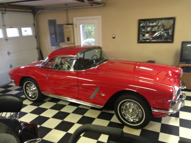 1962 Corvette, matching numbers 340 hp, both tops, 4 speed, Torch Red 1962 Chevrolet Corvette