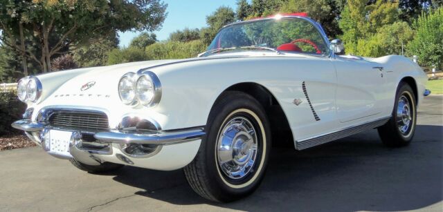 1962 Chevrolet Corvette Convertible - photo 2
