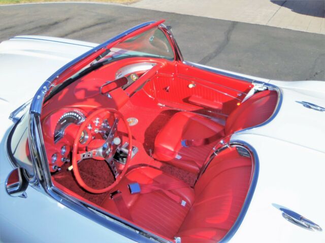 1962 Chevrolet Corvette Convertible - photo 9