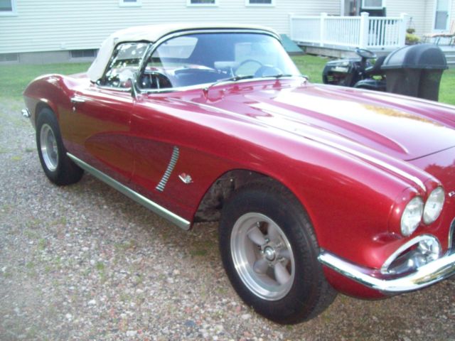 1962 CORVETTE, OLD HOT ROD, 12 BOLT POSI, DISC BRAKES, RUNS AND DRIVES GREAT 1962 Chevrolet Corvette