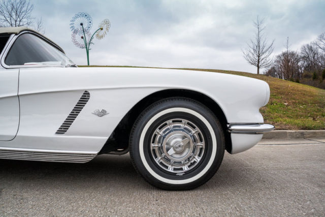 1962 Chevrolet Corvette Convertible - photo 11