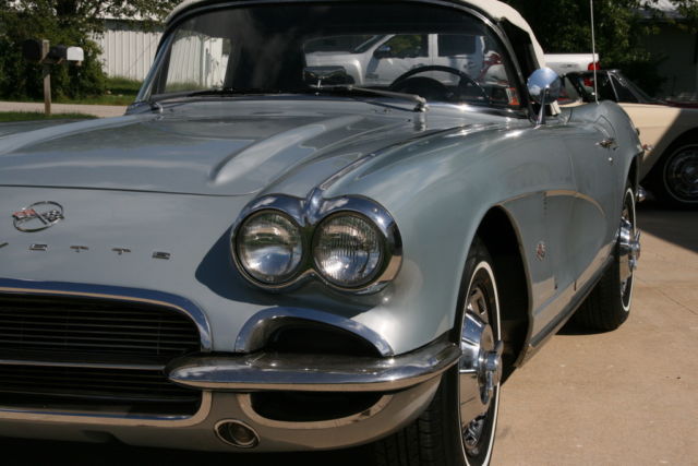 1962 CORVETTE SATEEN SILVER 1 OWNER TWO TOPS 327CI 300HP 4 SPEED 1962 Chevrolet Corvette