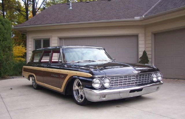 1962 Ford Country Squire Base Wagon 4-Door 5.8L 1962 Ford Galaxie Country Squire