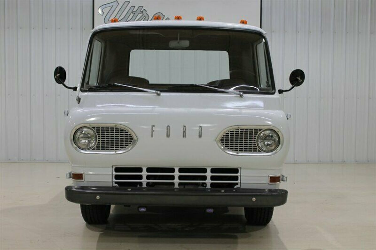 1962 Ford E-Series Van - photo 3