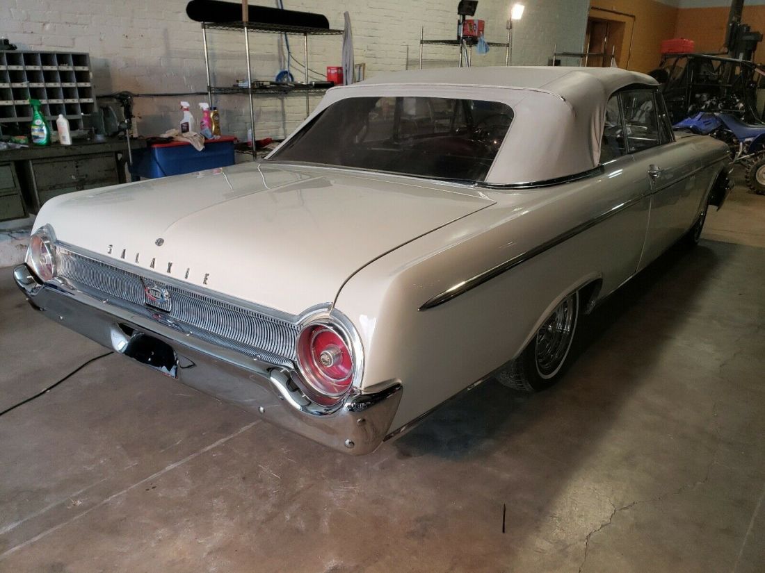 1962 Ford Galaxie 500 XL - photo 2