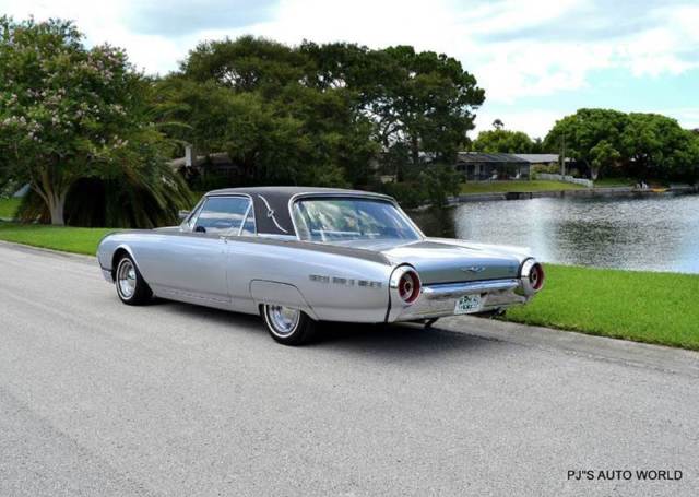 1962 Ford Thunderbird - photo 3