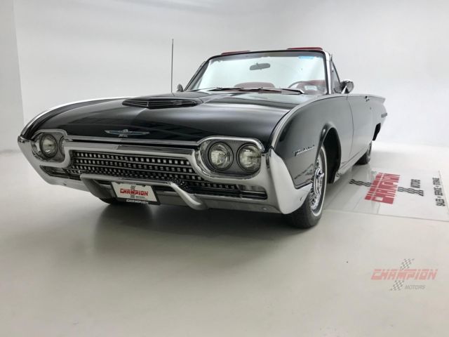 1962 Ford Thunderbird Convertible - photo 10