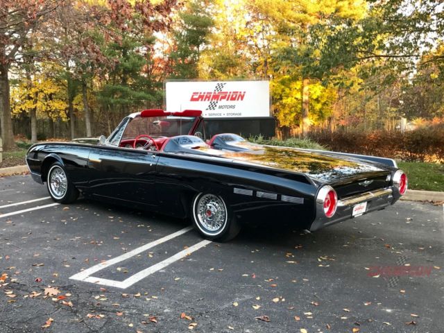 1962 Ford Thunderbird Convertible - photo 5