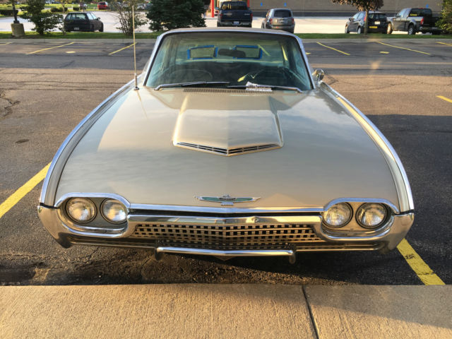 1962 Ford Thunderbird Landau - photo 2