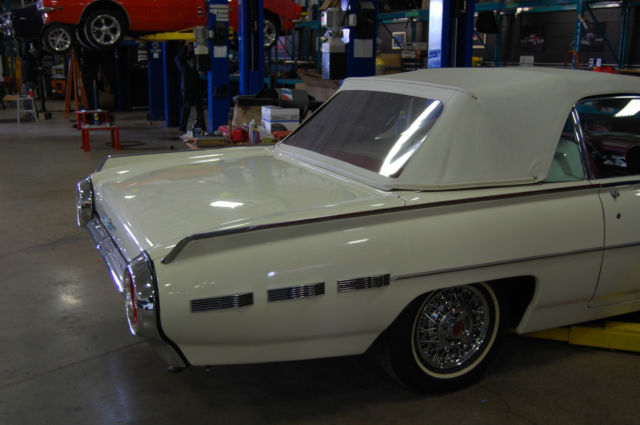 1962 Ford Thunderbird Sports Roadster - photo 4