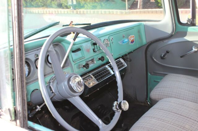 1962 GMC Suburban - photo 10