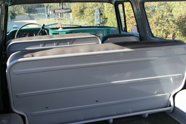 1962 GMC Suburban - photo 12