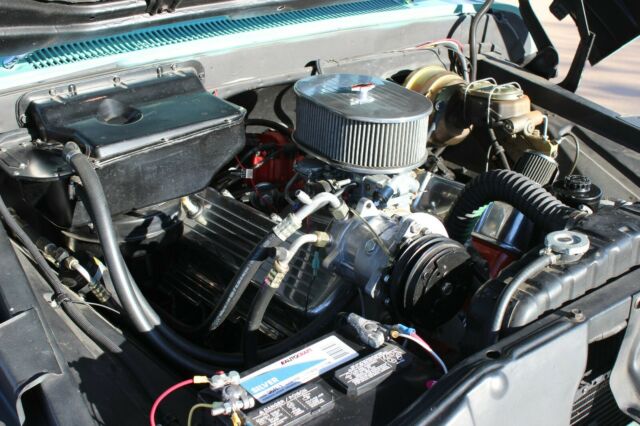 1962 GMC Suburban - photo 5