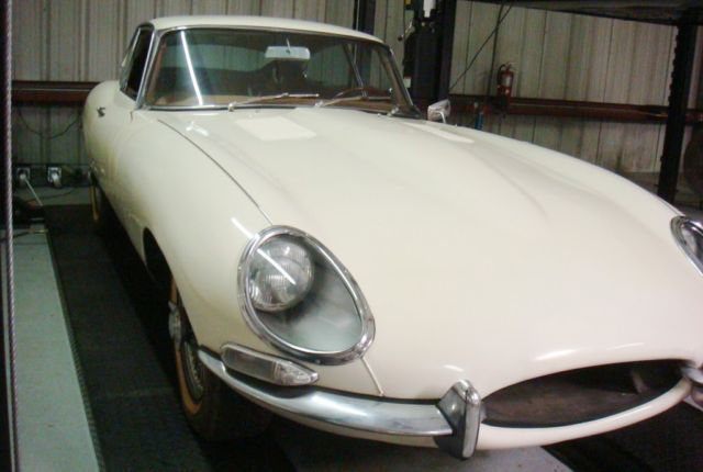 1962 Jaguar E-Type FHC - photo 3