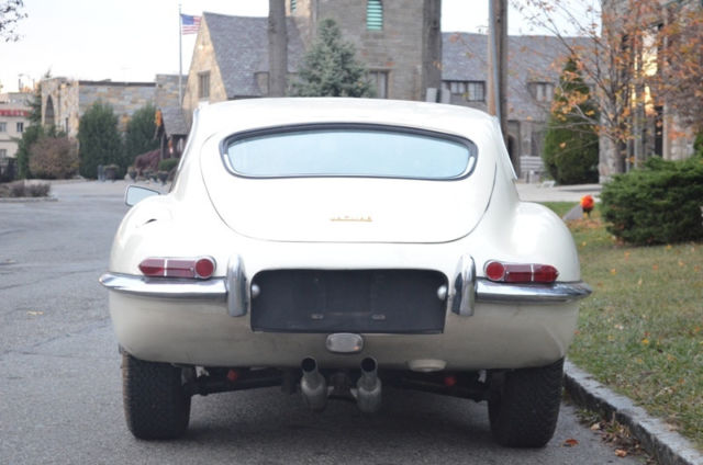 1962 Jaguar E-Type FHC - photo 5
