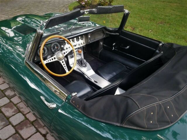 1962 Jaguar E-Type Roadster - photo 11