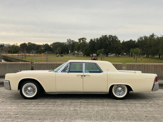1962 Lincoln Continental elegant Sultana White - photo 4