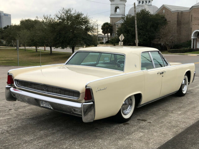 1962 Lincoln Continental elegant Sultana White - photo 6