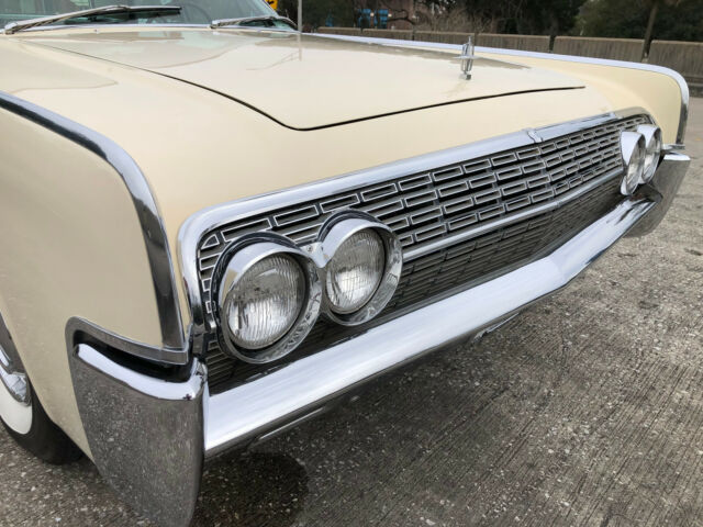 1962 Lincoln Continental elegant Sultana White - photo 7