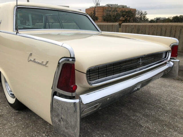 1962 Lincoln Continental elegant Sultana White - photo 8