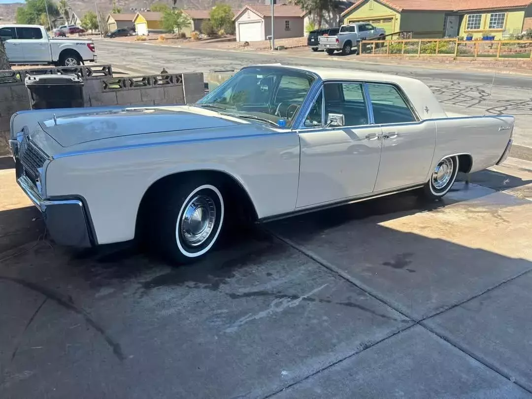 1962 Lincoln Continental Sedan White Suicide doors 1962 Lincoln Continental Suicide doors