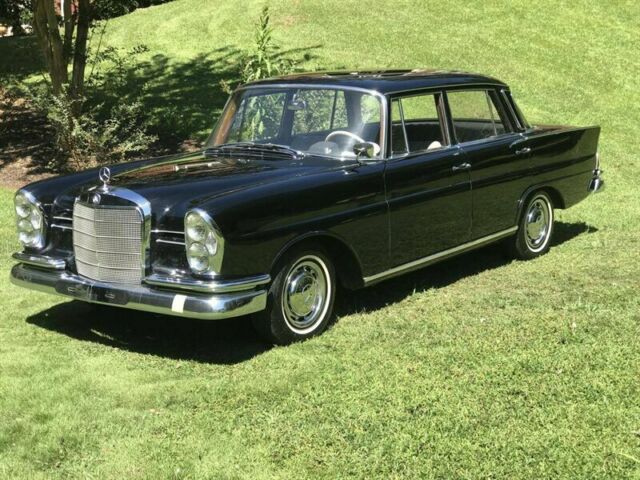 1962 Mercedes-Benz 200-Series, Black with 114000 Miles available now! 1962 Mercedes-Benz 200-Series 220SL