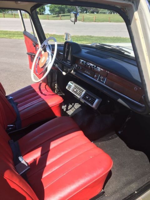 1962 Mercedes-Benz 200-Series - photo 9
