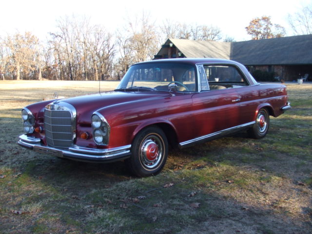 1962 Mercedes-Benz W111 220SEb Coupe 1962 Mercedes-Benz 200-Series coupe