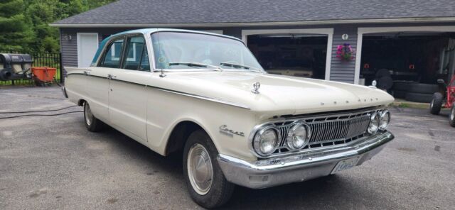 1962 Mercury Comet custom Sedan White 4 door Automatic antique classic car 1962 Mercury Comet custom